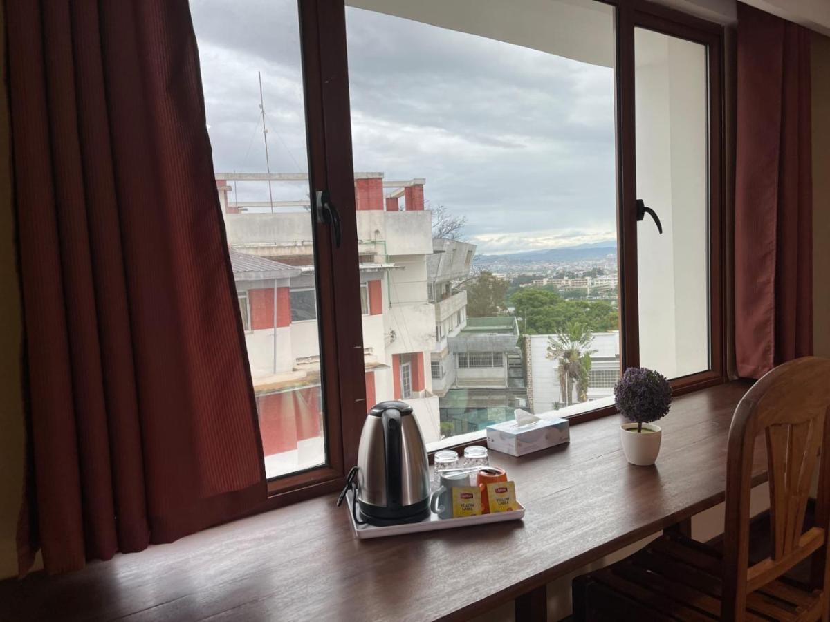 Hotel Le Pousse Pousse Антананариву Екстериор снимка