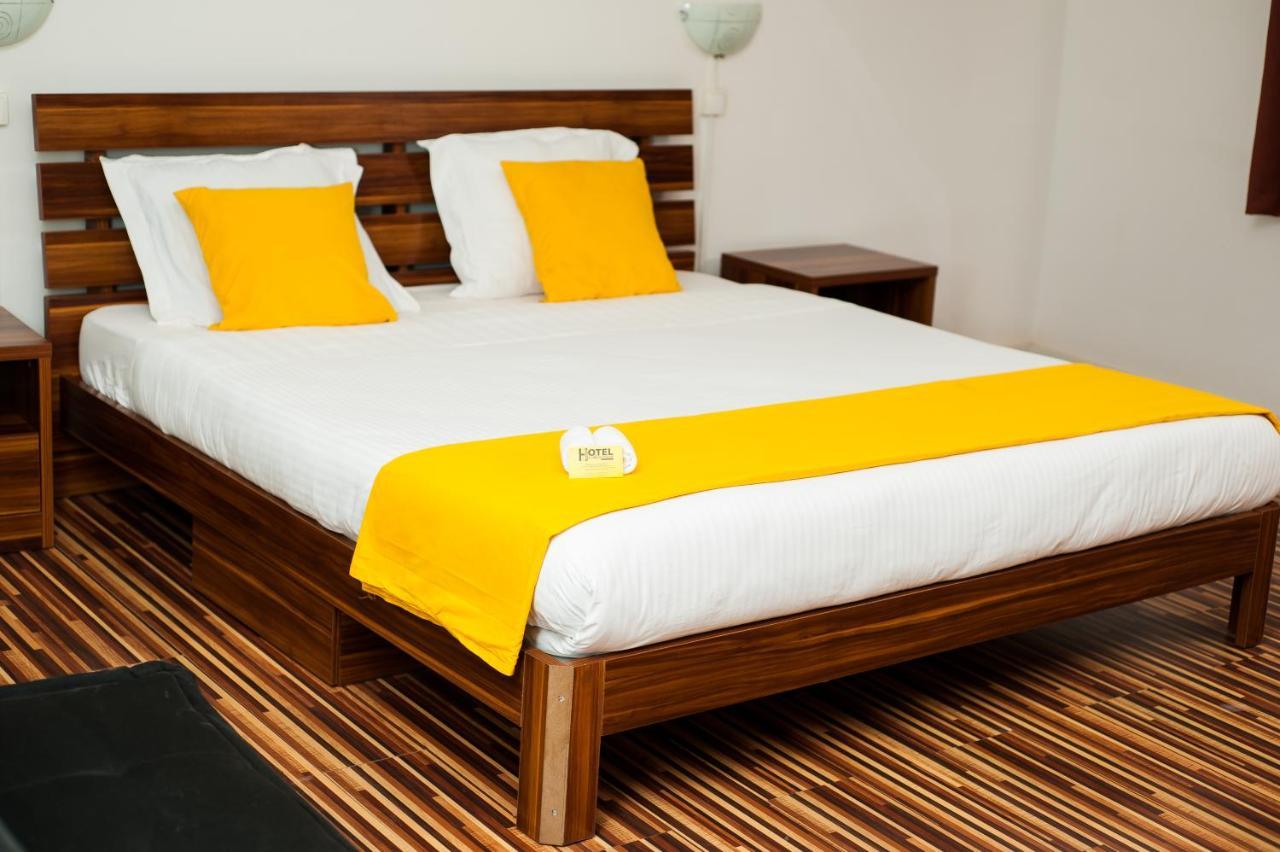 Hotel Le Pousse Pousse Антананариву Екстериор снимка