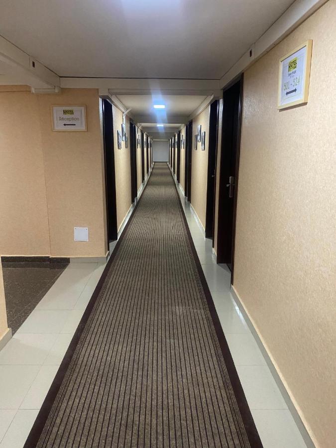 Hotel Le Pousse Pousse Антананариву Екстериор снимка
